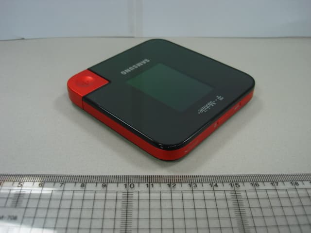 Portable Wireless Router with Multi-band GSM/EDGE/WCDMA, LTE and WLAN - FCC ID A3LSMV100T - Samsung Electronics Co Ltd (2)