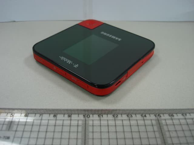 Portable Wireless Router with Multi-band GSM/EDGE/WCDMA, LTE and WLAN - FCC ID A3LSMV100T - Samsung Electronics Co Ltd (4)