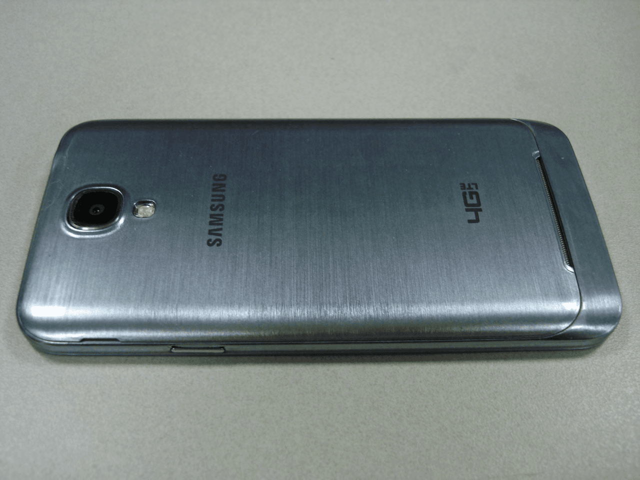 Multi-Band GSM/EDGE/UMTS/CDMA/LTE Phone with WLAN, Bluetooth, and RFID - FCC ID A3LSMW750V - Samsung Electronics Co Ltd (2)