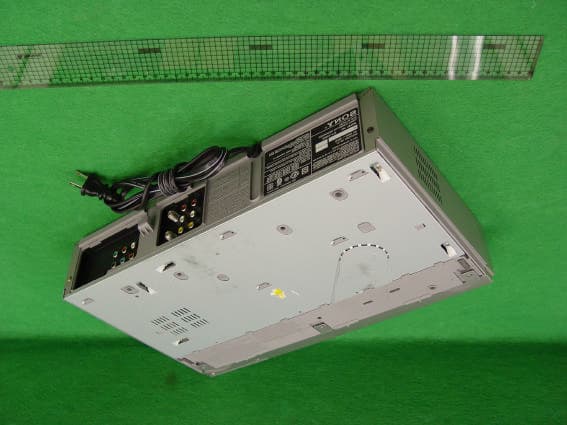 DVD Player/ Video Cassette Recorder - FCC ID A3LSONYKAISER - Samsung Electronics Co Ltd (2)