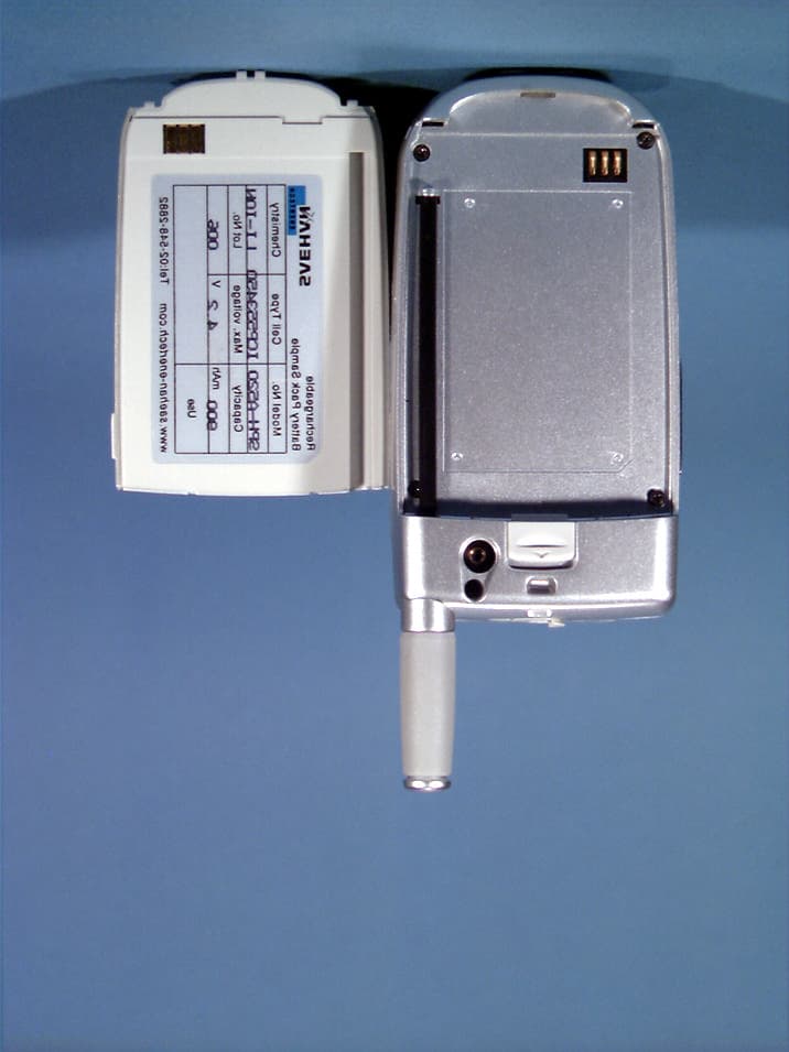 Tri-Mode Dual-Band Analog/PCS Phone (AMPS/CDMA) - FCC ID A3LSPHA520 - Samsung Electronics Co Ltd (1)