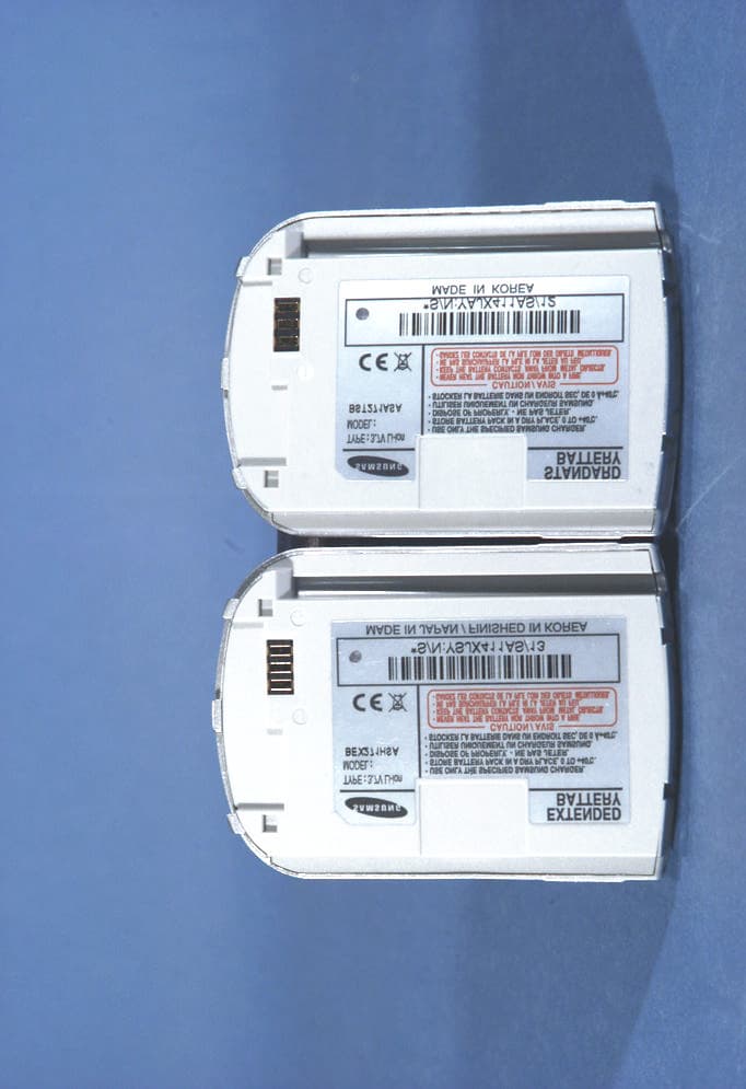 Tri-Mode Dual-Band Analog/ PCS Phone (AMPS/CDMA) - FCC ID A3LSPHA700 - Samsung Electronics Co Ltd (1)
