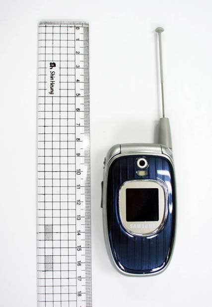 Tri-Mode Dual-Band Analog/ PCS Phone (AMPS/CDMA) - FCC ID A3LSPHA740 - Samsung Electronics Co Ltd (1)
