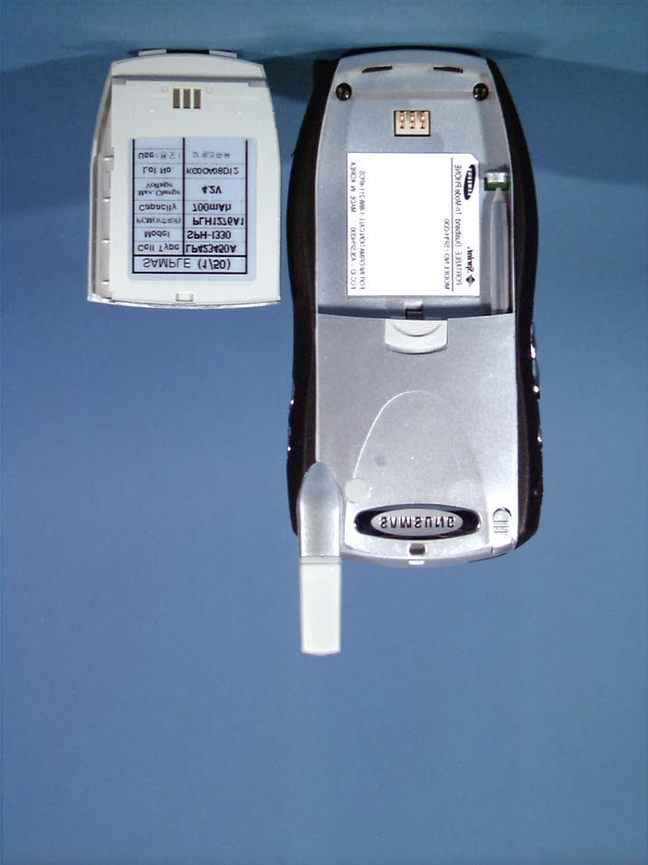 Tri-Mode Dual-Band Analog/PCS Phone (AMPS/CDMA) - FCC ID A3LSPHI330 - Samsung Electronics Co Ltd (3)