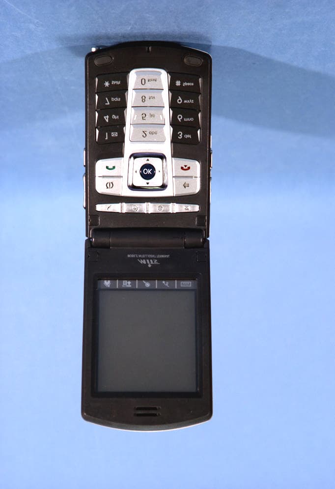 Tri-Mode Dual-Band Analog/ PCS Phone (AMPS/CDMA) - FCC ID A3LSPHI550 - Samsung Electronics Co Ltd (3)