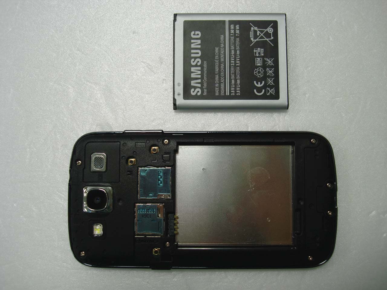 Multi-band CDMA/LTE Phone with WLAN, Bluetooth and RFID - FCC ID A3LSPHL500 - Samsung Electronics Co Ltd