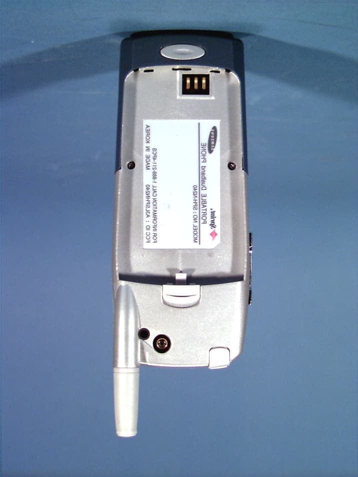 Tri-Mode Dual-Band Analog/PCS Phone (AMPS/CDMA) - FCC ID A3LSPHN240 - Samsung Electronics Co Ltd (2)