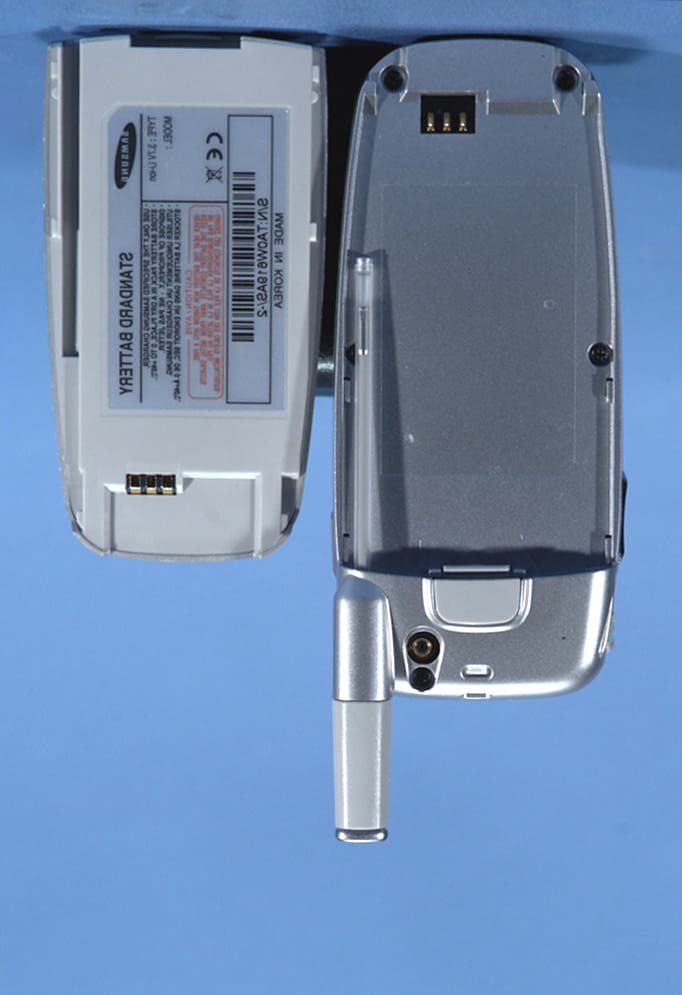 Tri-Mode Dual-Band Analog/ PCS Phone (AMPS/CDMA) - FCC ID A3LSPHN290 - Samsung Electronics Co Ltd (1)