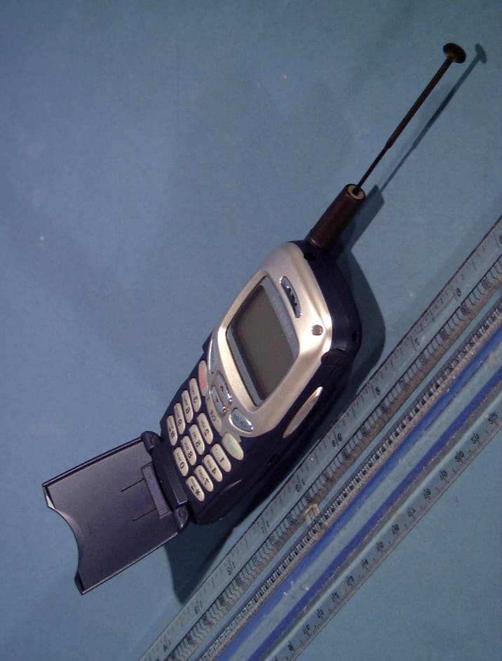 Tri-Mode Dual-Band Analog/PCS Phone (AMPS/CDMA) - FCC ID A3LSPHN300 - Samsung Electronics Co Ltd (4)