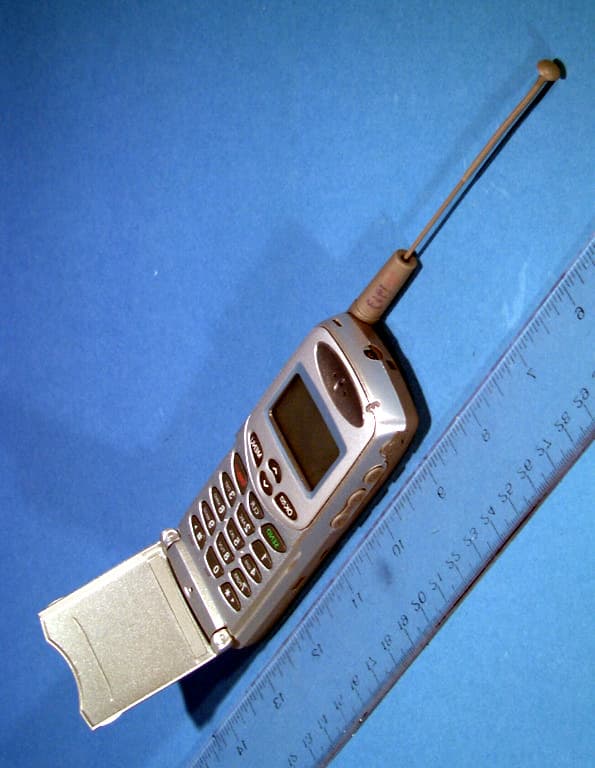 Tri-Mode Dual-Band PCS/Analog Phone (AMPS/CDMA) - FCC ID A3LSPHT100 - Samsung Electronics Co Ltd (2)