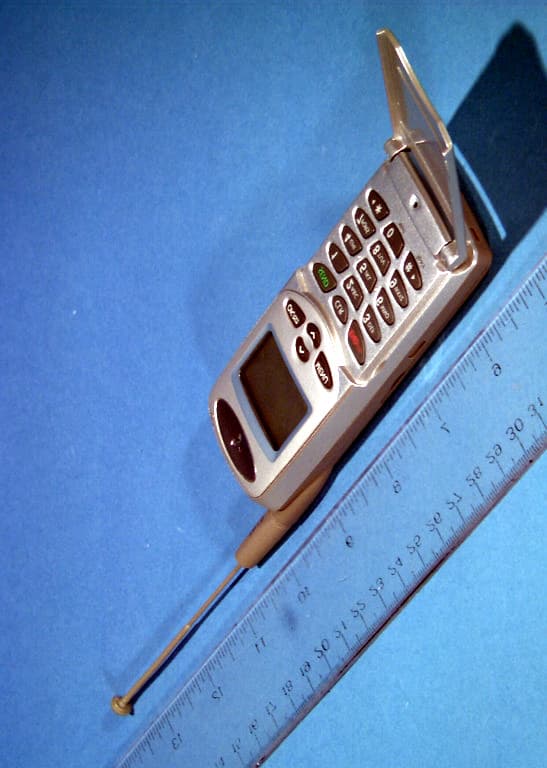 Tri-Mode Dual-Band PCS/Analog Phone (AMPS/CDMA) - FCC ID A3LSPHT100 - Samsung Electronics Co Ltd (3)