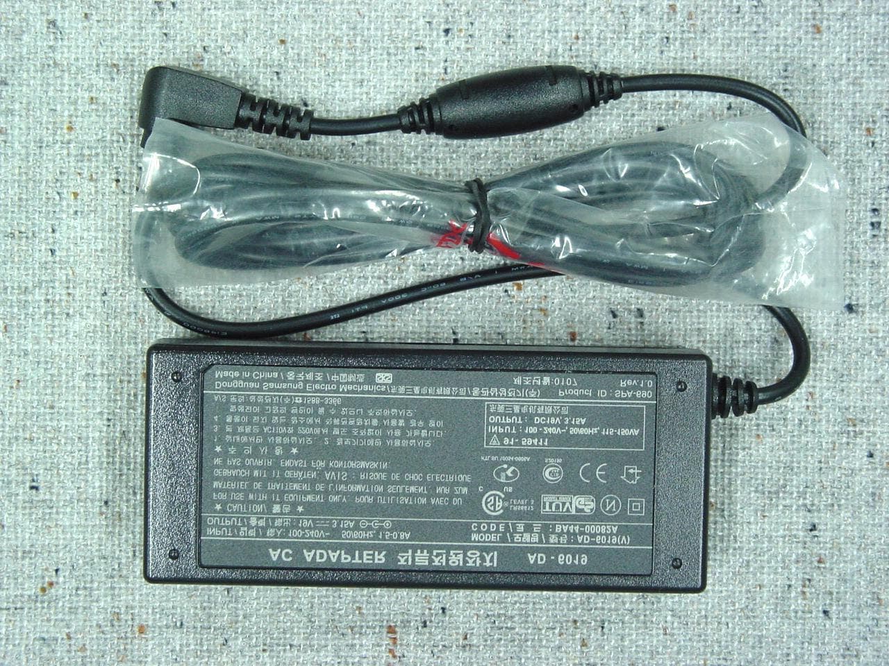 Notebook Computer - FCC ID A3LSV10 - Samsung Electronics Co Ltd (1)