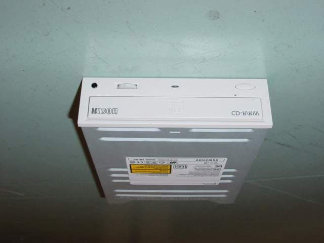 CD-R/RW Drive - FCC ID A3LSW207 - Samsung Electronics Co Ltd (1)