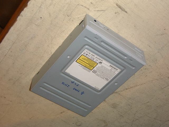 CD - R/W Drive - FCC ID A3LSW216 - Samsung Electronics Co Ltd (2)