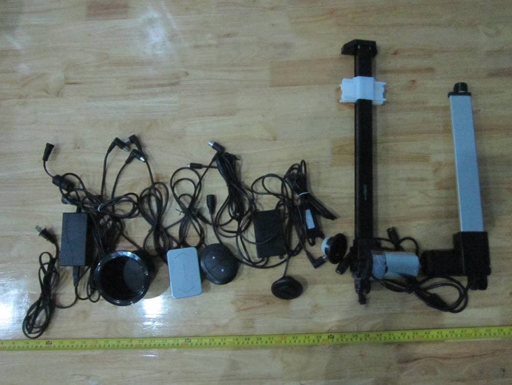 Bluetooth Control System - FCC ID A4EICTRLXXYY - eMoMo Technology Co., Ltd (2)