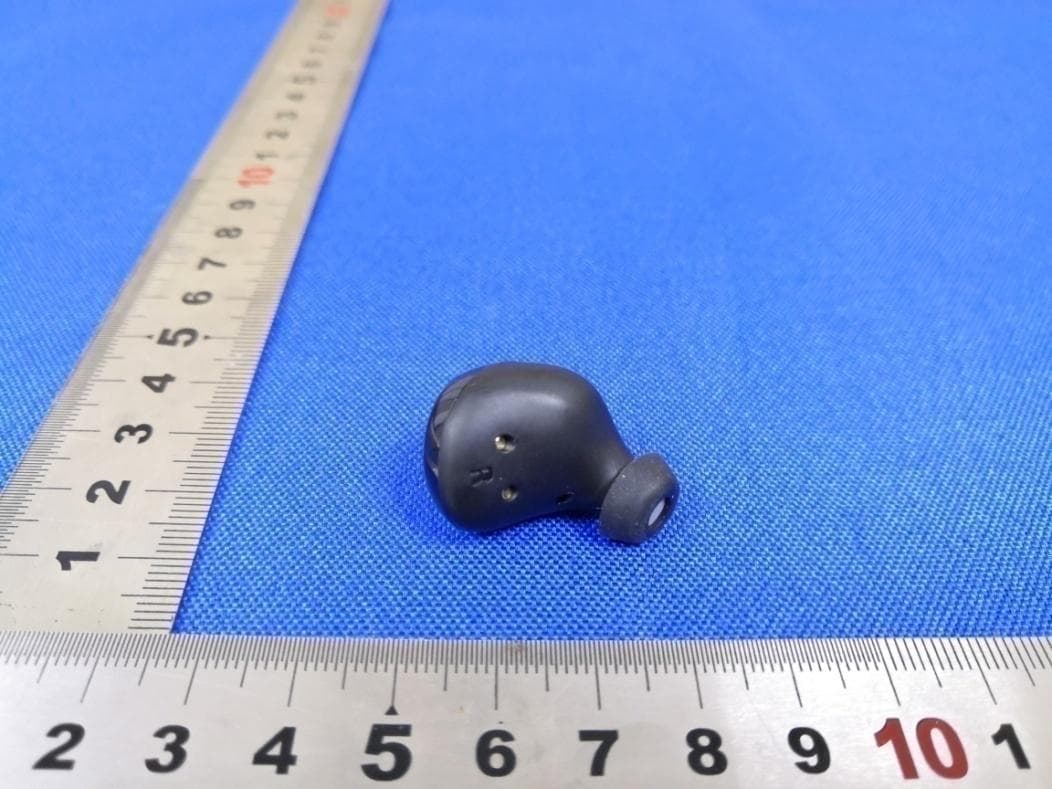 TWS Bluetooth Earphone - FCC ID A4X-TWST04S - CE LINK LIMITED