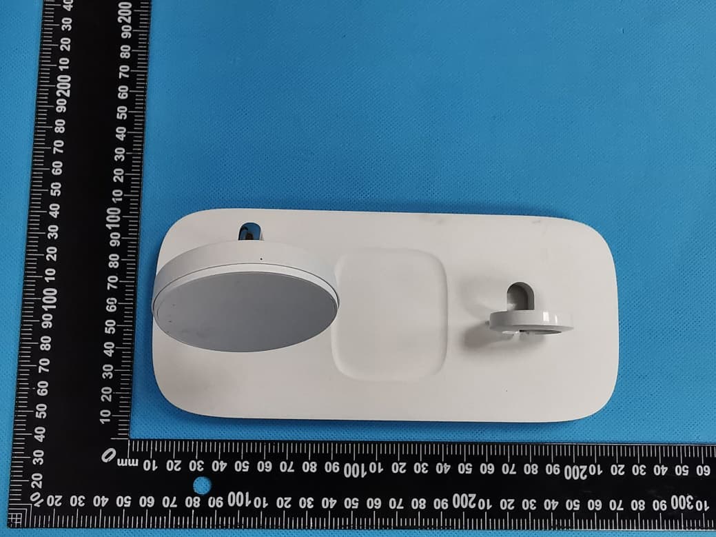 3-in-1 Wireless Charger - FCC ID A4X-WPC20-3TCNA - CE LINK LIMITED (4)