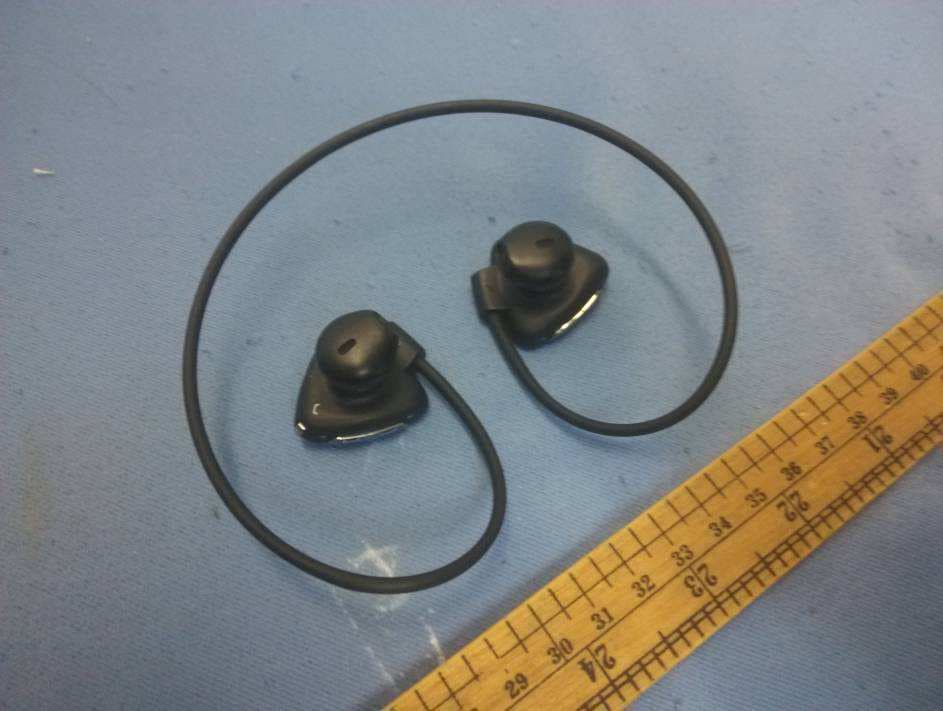 Bluetooth headset - FCC ID A5MW520 - Lenovo (Beijing) Limited (3)