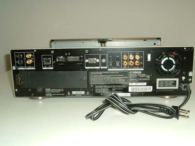 MusicCAST Digital Audio Server - FCC ID A6RMCX1000A - Yamaha Corporation (1)