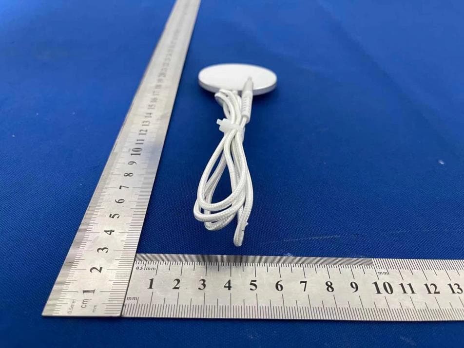 Magnetic wireless charger - FCC ID A7M-RWC46 - Shenzhen Reflying Electronic Co., Ltd. (4)