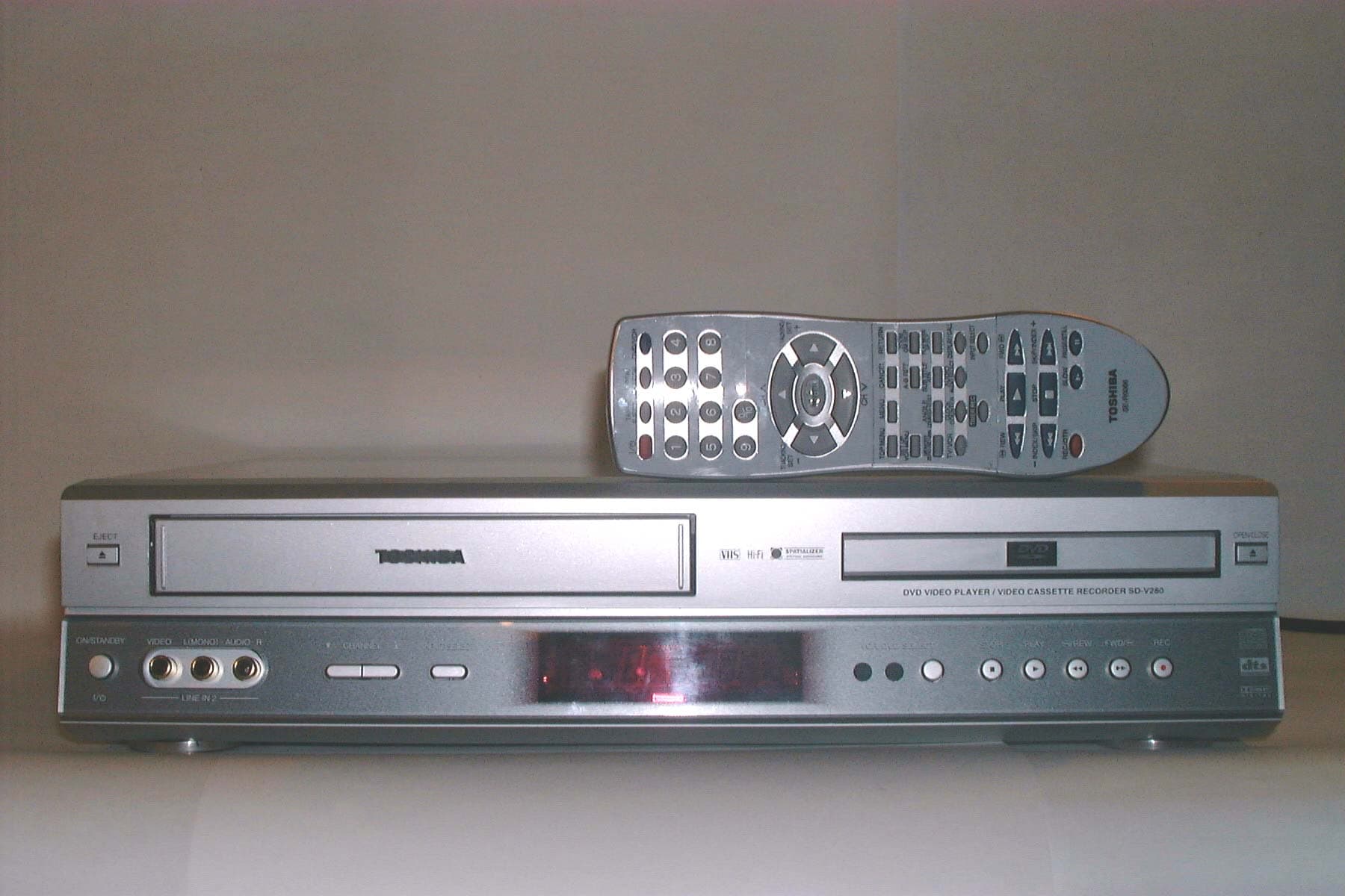 VCR - DVD player - FCC ID A7RM2A7B - ORION ELECTRIC CO., LTD.