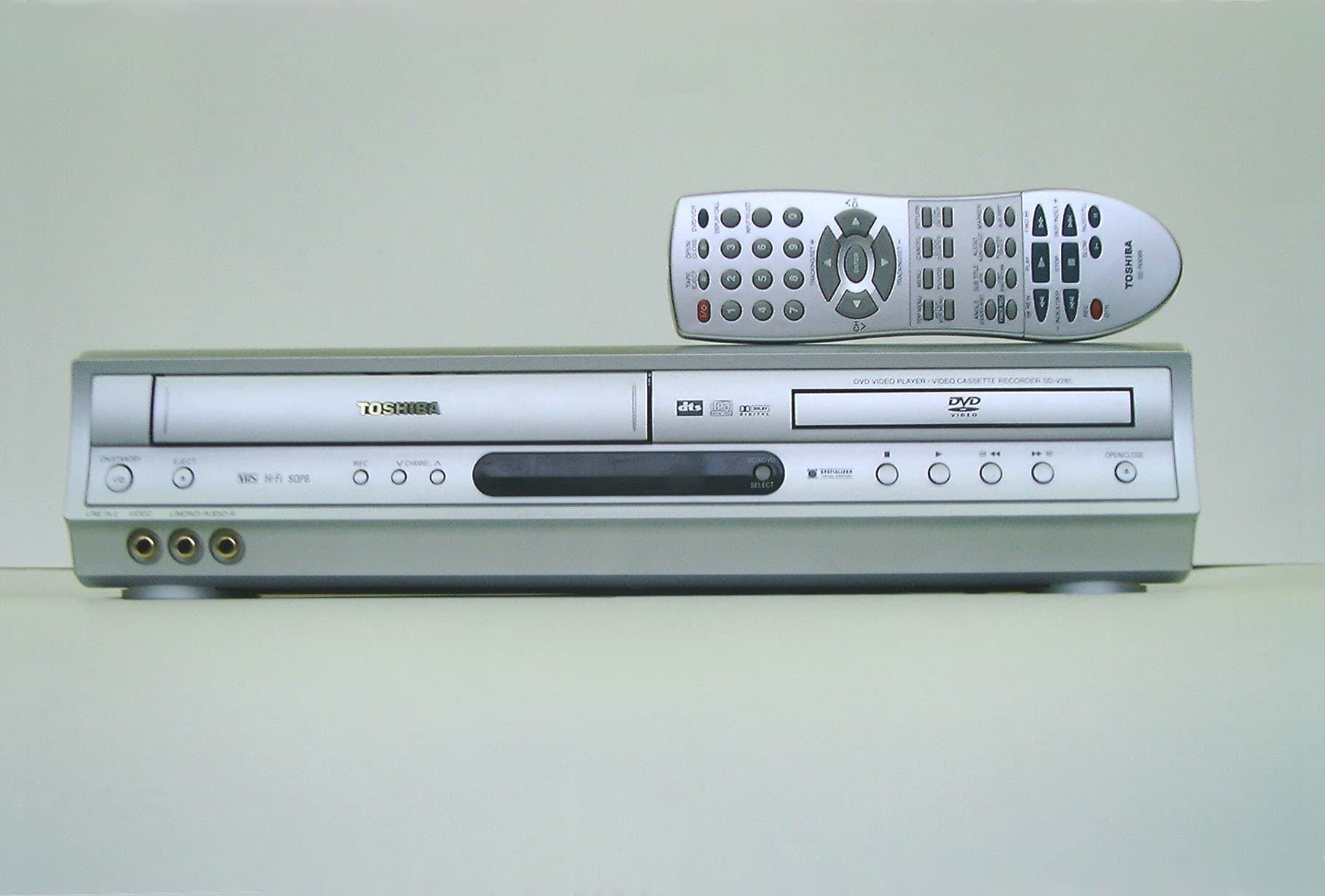 DVD VIDEO PLAYER & VIDEO CASSETTE RECORDER - FCC ID A7RM2C3B - ORION ELECTRIC CO., LTD. (2)
