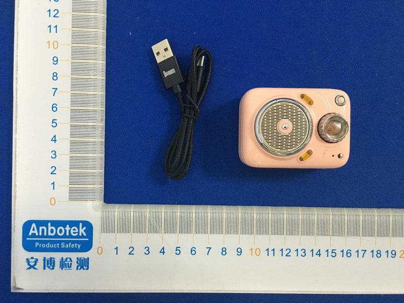 Beetles-fm bluetooth speaker/radio with Bluetooth - FCC ID A8I-BEETLES-FM - Shenzhen Divoom Technology Co., LTD. (2)
