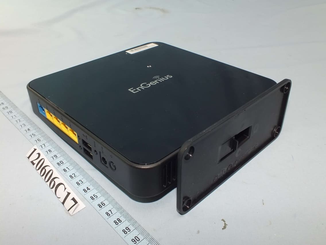 Dual Band 3T3R Router - FCC ID A8JEIR900 - EnGenius Technologies (3)