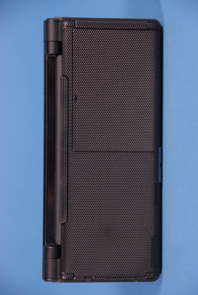 Cellular WCDMA/ HSDPA Phone with Bluetooth and WLAN - FCC ID A98-AZB9304 - NEC Corporation of America