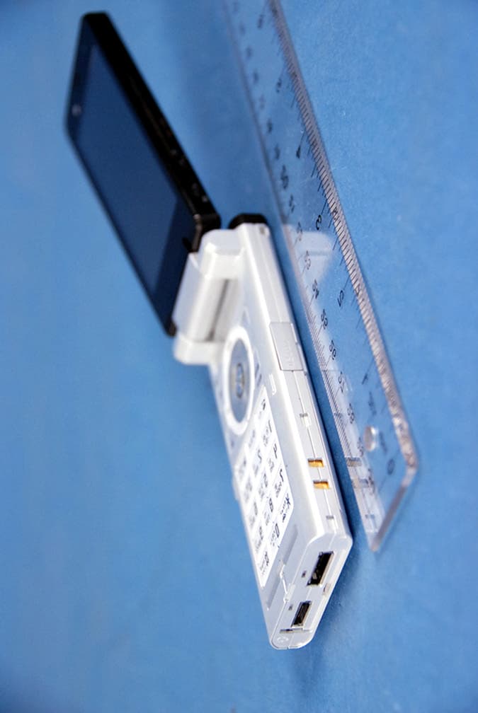 PCS GSM Phone with RFID - FCC ID A98-FOMA-N905I - NEC Corporation of America (1)