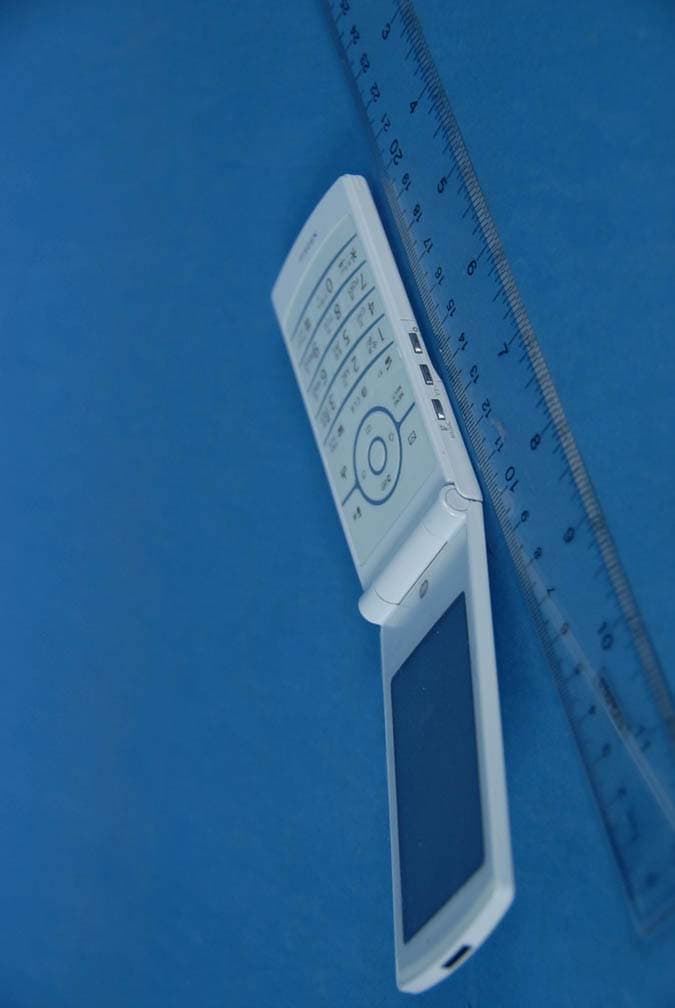 Cellular WCDMA/ PCS GSM Phone with RFID - FCC ID A98-FOMA-N906IMYU - NEC Corporation of America (2)