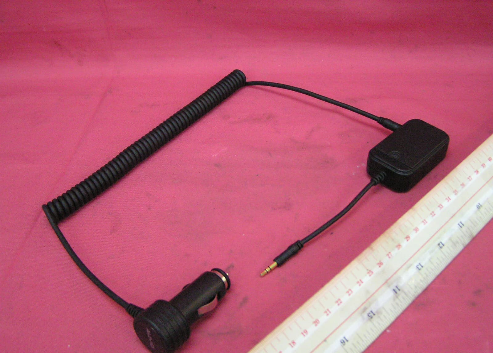 Universal FM Transmitter - FCC ID AAO1200876 - RadioShack Corporation