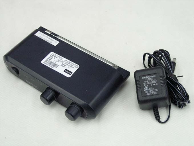 Receiver for Wireless Microphone - FCC ID AAO3201257R - RadioShack Corporation (2)