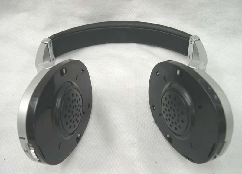 2.4GHz FHSS Wireless Headphone - FCC ID AAO330103R - RadioShack Corporation (5)