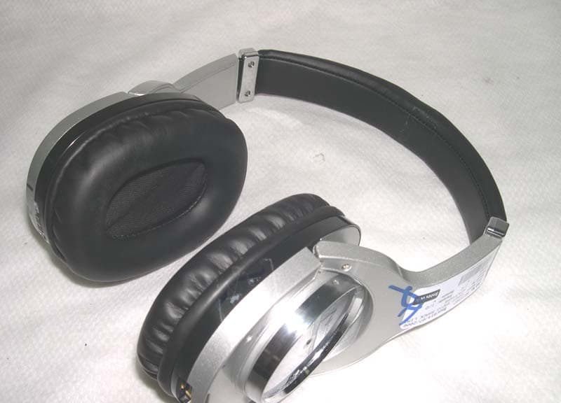 2.4GHz FHSS Wireless Headphone - FCC ID AAO330103R - RadioShack Corporation (4)