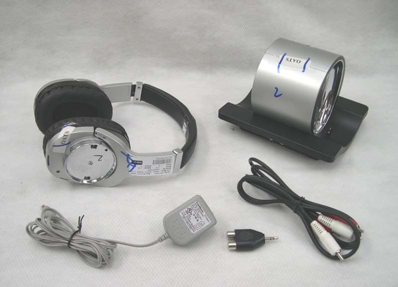2.4GHz FHSS Wireless Headphone - FCC ID AAO330103R - RadioShack Corporation (2)