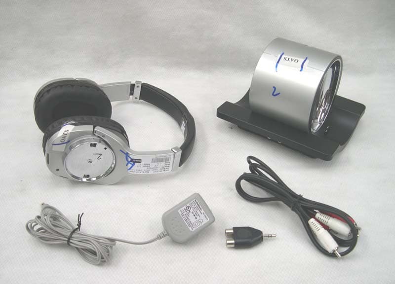 2.4GHz FHSS Wireless Headphone - FCC ID AAO330103T - RadioShack Corporation (2)