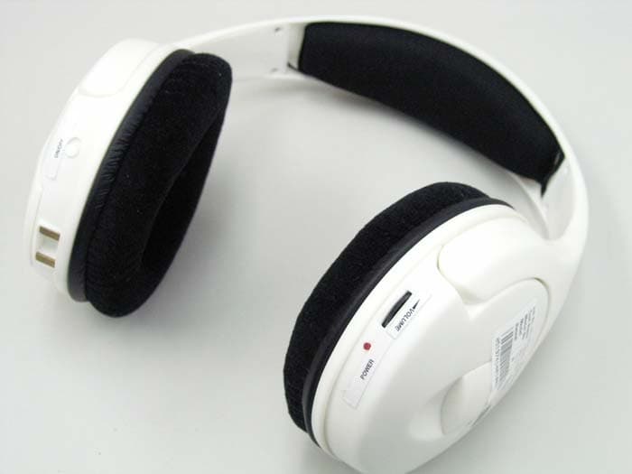 900MHz Wireless Headphone - FCC ID AAO3301197R - RadioShack Corporation