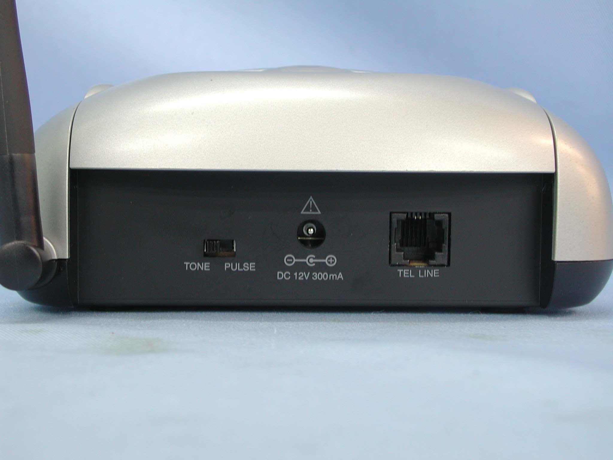 900MHz 10 Channel Analog Modulation Earpiece Phone - FCC ID AAO4302105 - RadioShack Corporation