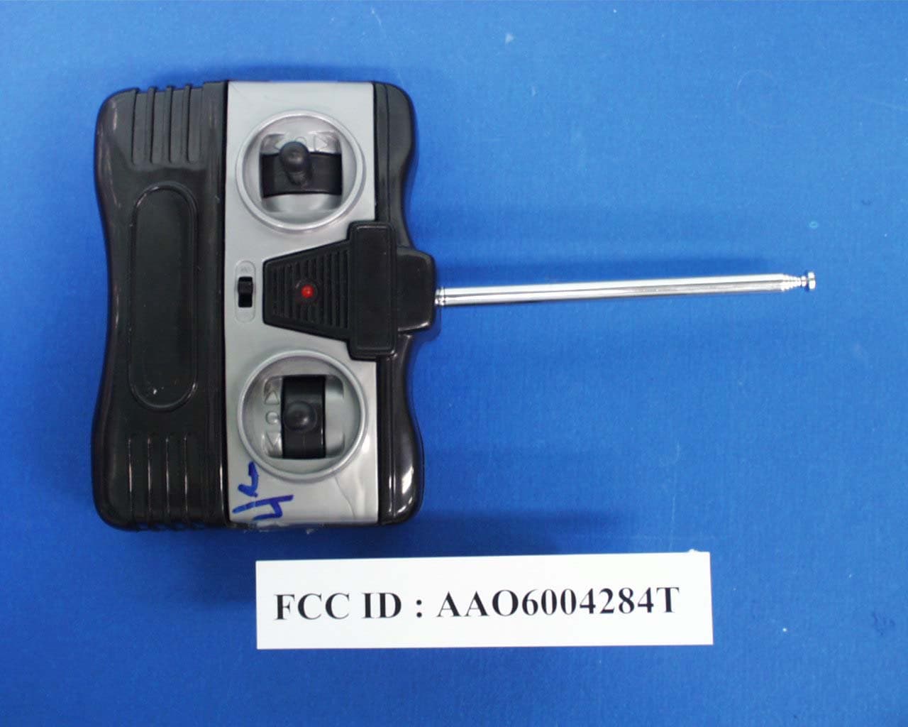 Remote Control Toy Car - FCC ID AAO6004284T - RadioShack Corporation