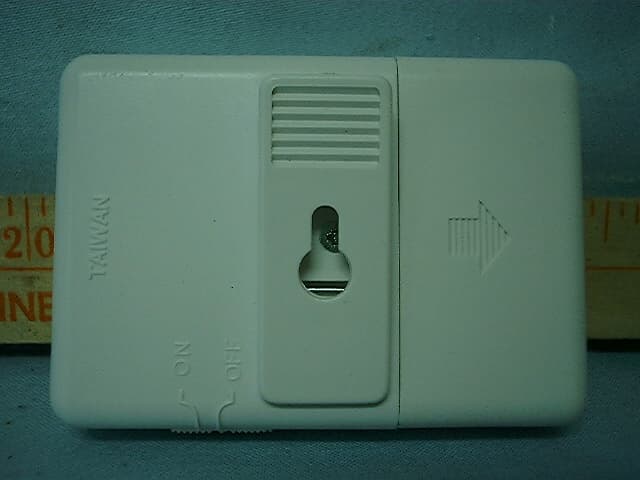 DOOR CHIME RECEIVER - FCC ID AAO6300872A - RadioShack Corporation (2)