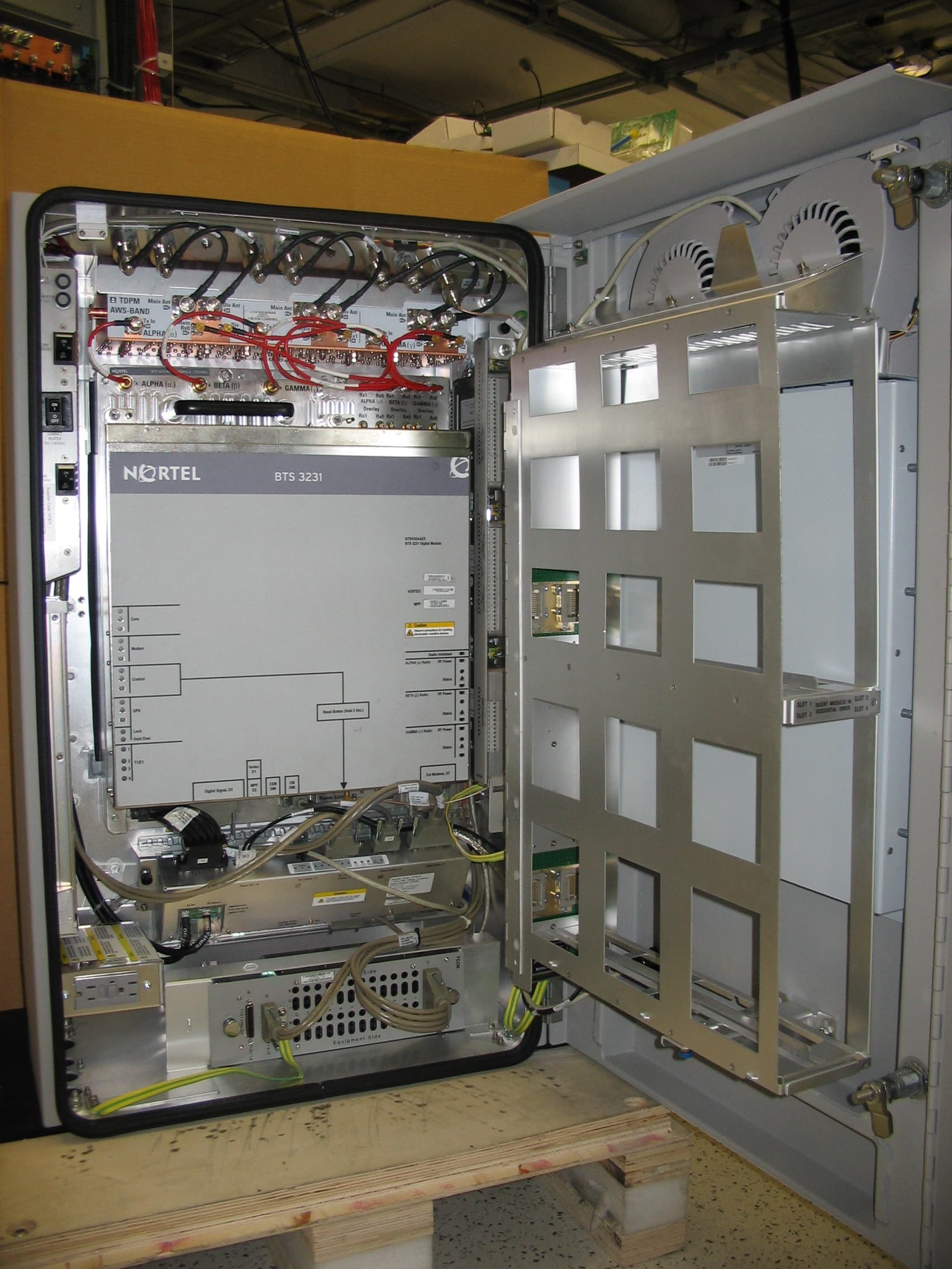 AWS Radio - FCC ID AB6NT2100V3231 - Avaya Canada Corporation