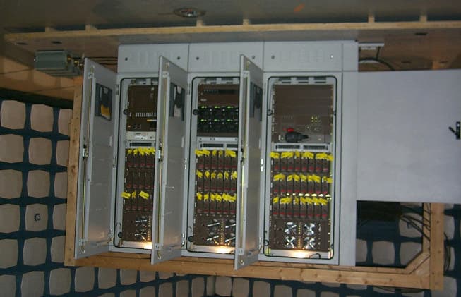 TDMA - Dual Mode 800 MHz Enclosure - FCC ID AB6NTL100AA - Avaya Canada Corporation (2)