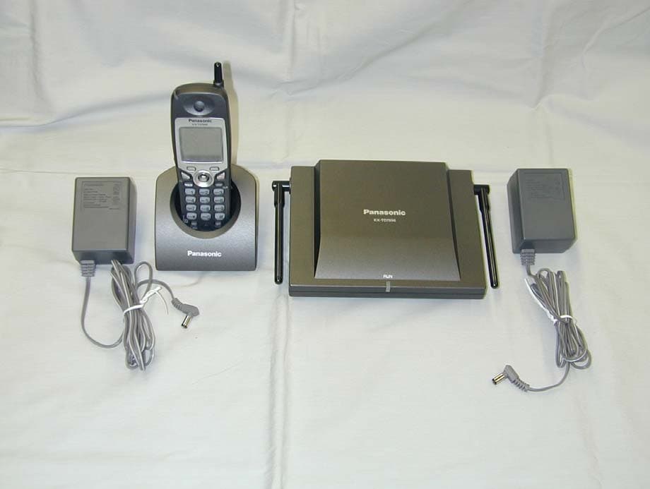 2.4 GHz WIRELESS PROPRIETARY CORDLESS TELEPHONE - FCC ID ACJ96NKX-TD7896 - Panasonic Corporation of North America (2)
