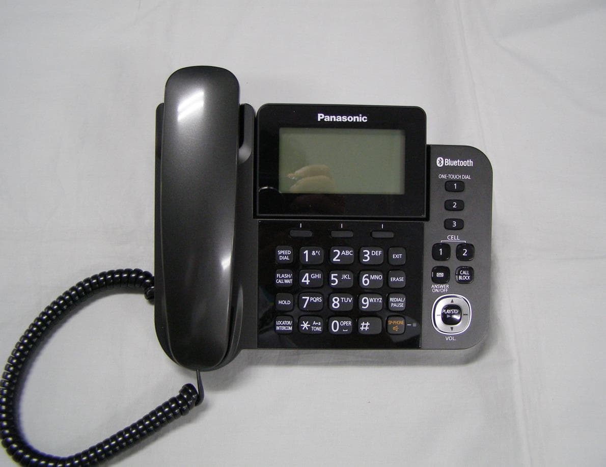 UPCS Cordless Telephone Base Station with Bluetooth Transceiver - FCC ID ACJ96NKX-TGF380A - Panasonic Corporation of North America (2)