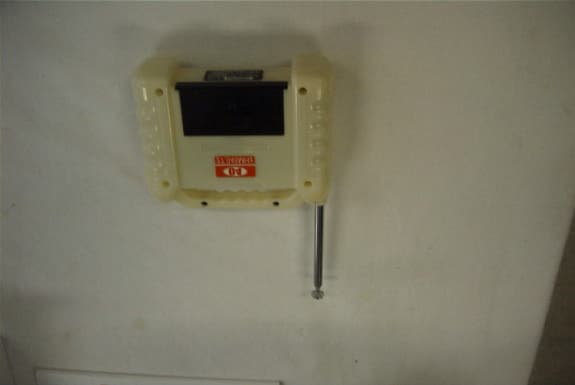 27 MHz Remote Control Transmitter - FCC ID AEKA30827 - Taiyo Co., Ltd. (2)