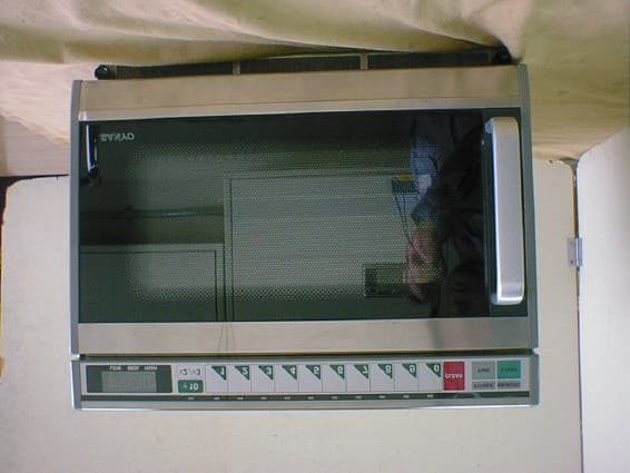 Microwave Oven - FCC ID AEZA107 - Sanyo Electric Co Ltd (1)