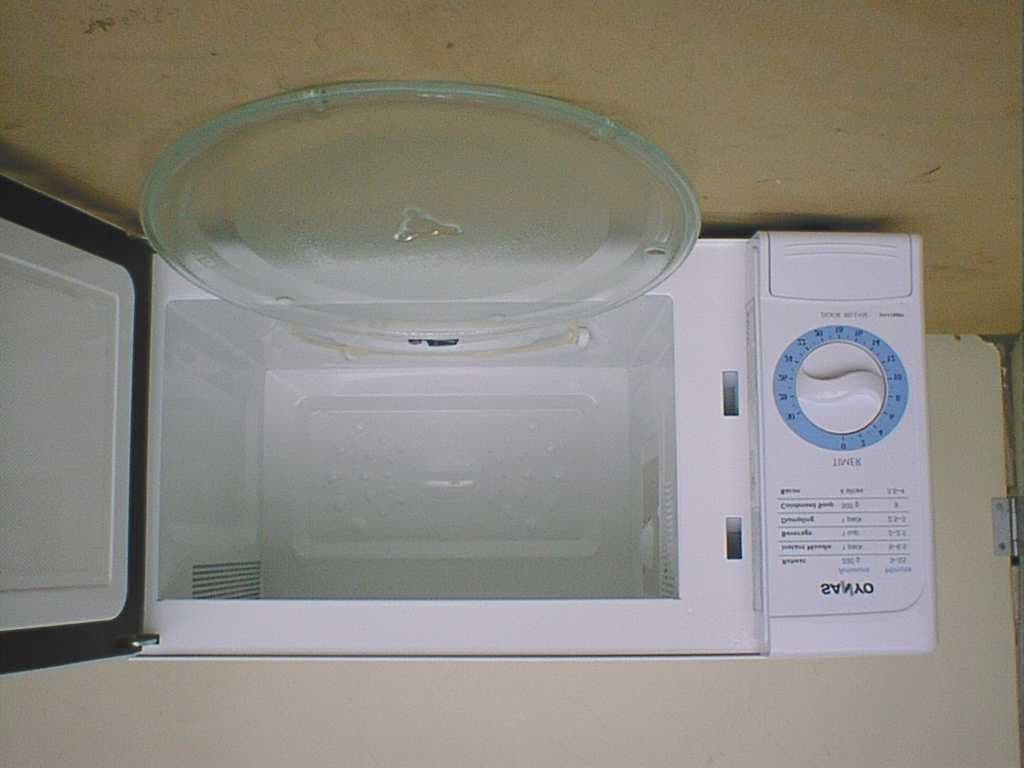 Microwave Oven - FCC ID AEZM110 - Sanyo Electric Co Ltd (2)