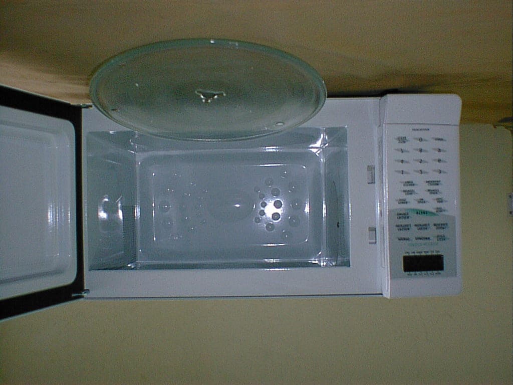 Microwave Oven - FCC ID AEZM221 - Sanyo Electric Co Ltd (2)