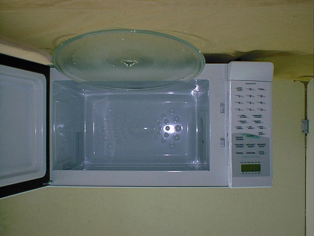Microwave Oven - FCC ID AEZM316 - Sanyo Electric Co Ltd (3)